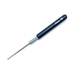 175317 Крючок для тонкой пряжи с пластиковой ручкой и колпачком, сталь, 1,75 мм, Prym