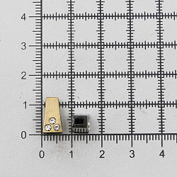 Концевик для шнура металлический со стразами, 11*6,5мм 4-х гран., d=2,5/4мм, 4шт, бронза